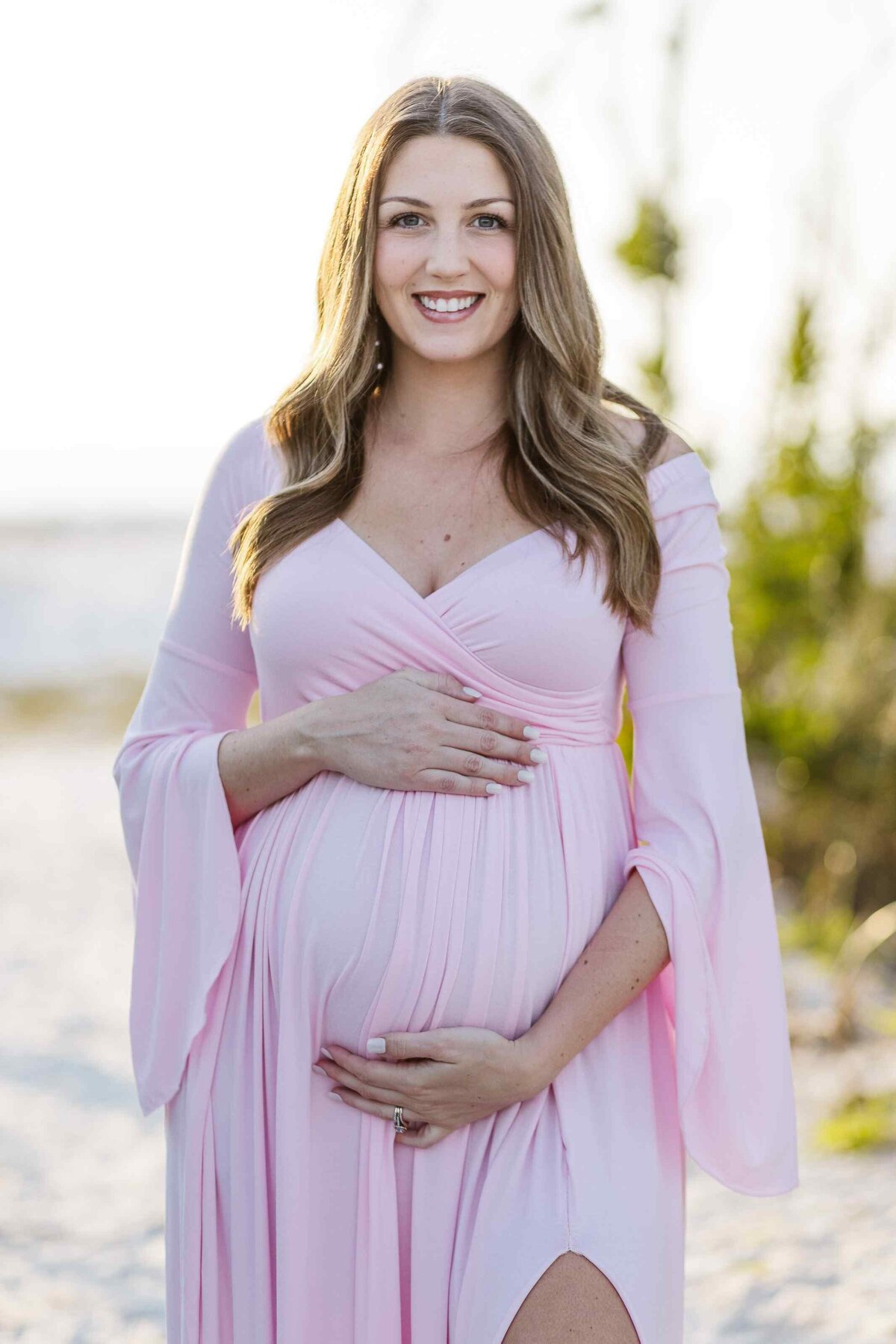 2-woman-maternity-pose