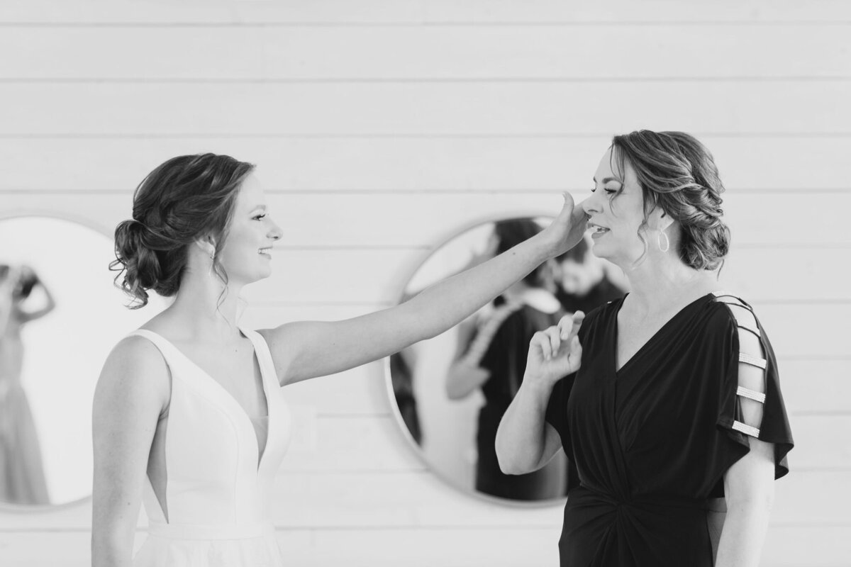 summer-rustic-blue-gin-wedding-33