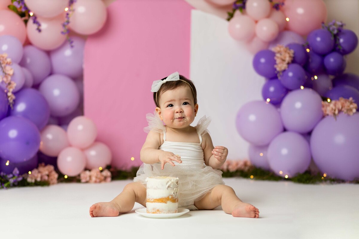 cake-smash_Sayre-Briele-Photography-LLC_Trinh-Tran-4