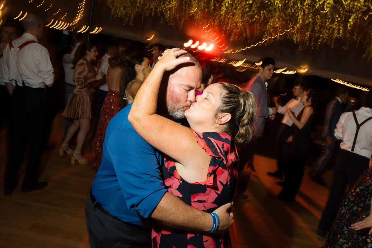 Lake-Minnetonka-wedding-Will-DeGraw-Clever-Disarray-121