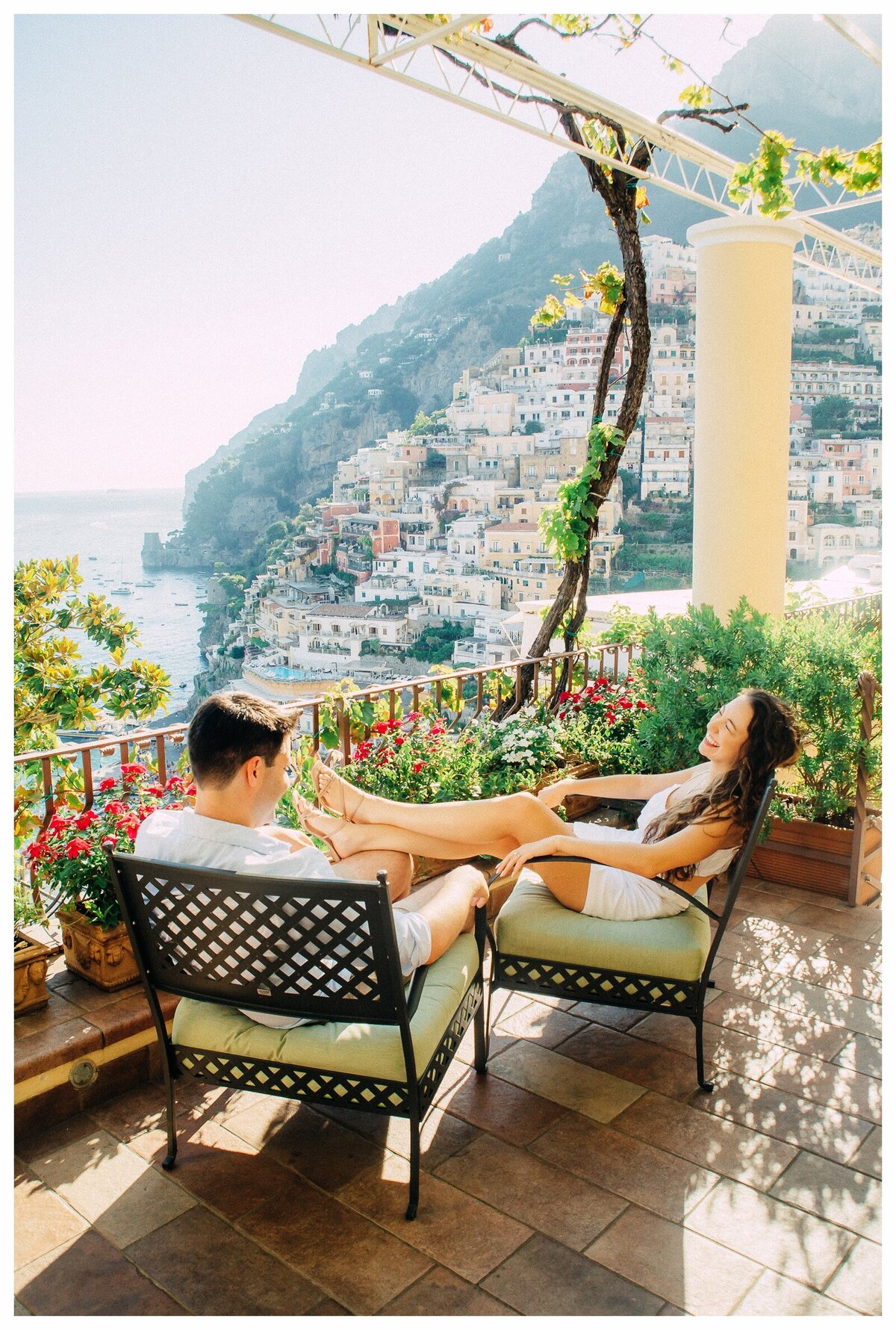 Positano-Amalfi-Coast-Vintage-Car-Vespa-Photographer-Couple_0128
