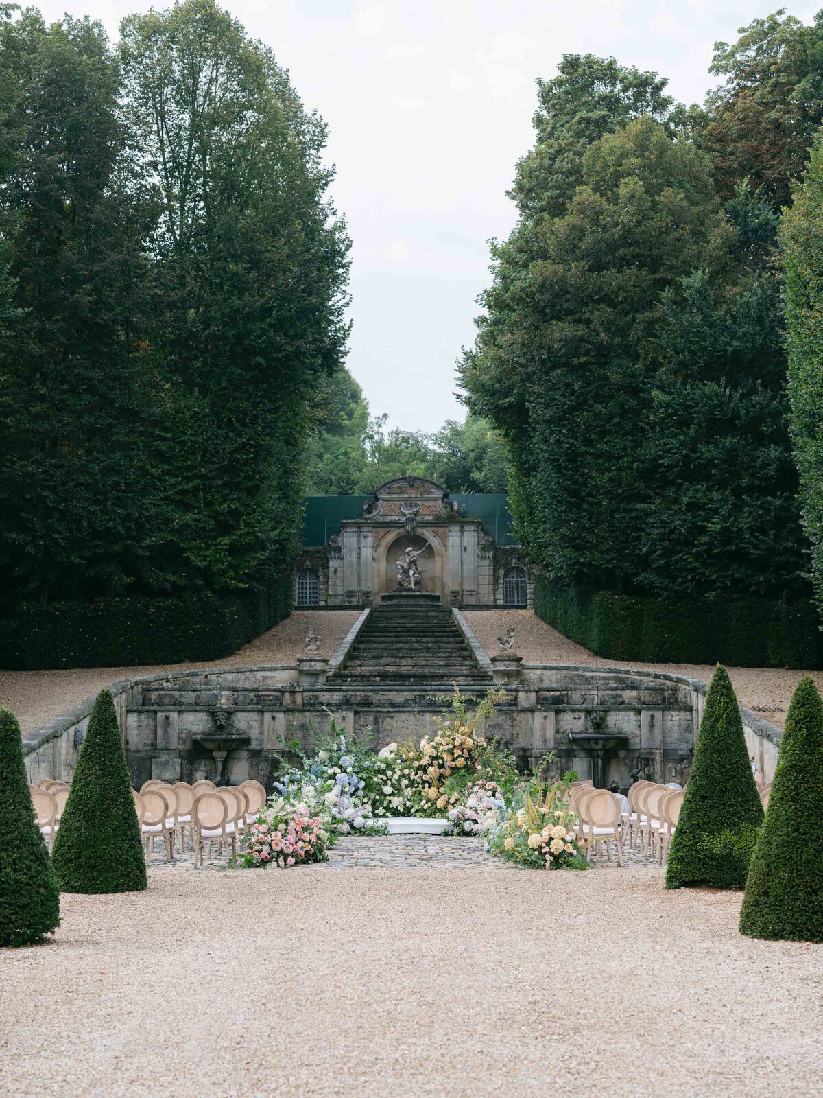 Chateau-de-Villette-wedding-florist-FLORAISON-15