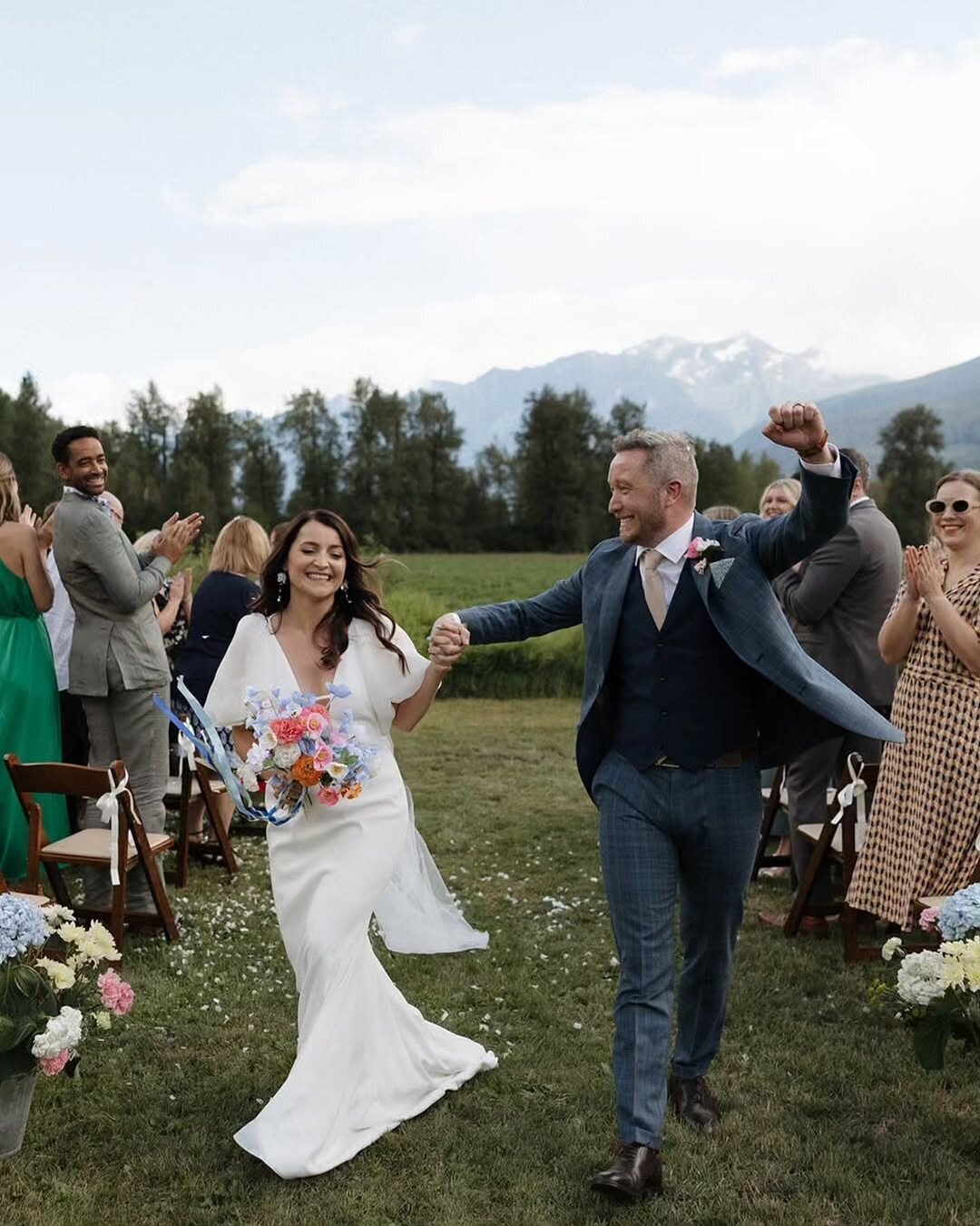 Love when couples embrace their own unique style and do things their way—you can just tell they’re celebrating their love, surrounded by friends and family, having the best time.And contrary to popular belief, you don’t have to spend 