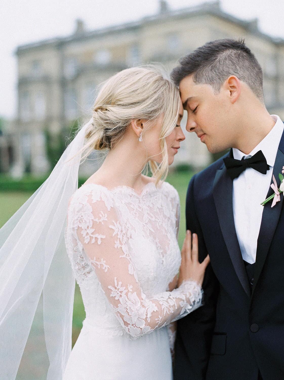 London-wedding-Hedsor-house-couples-portrait-by-Julia-Kaptelova-Photography-242