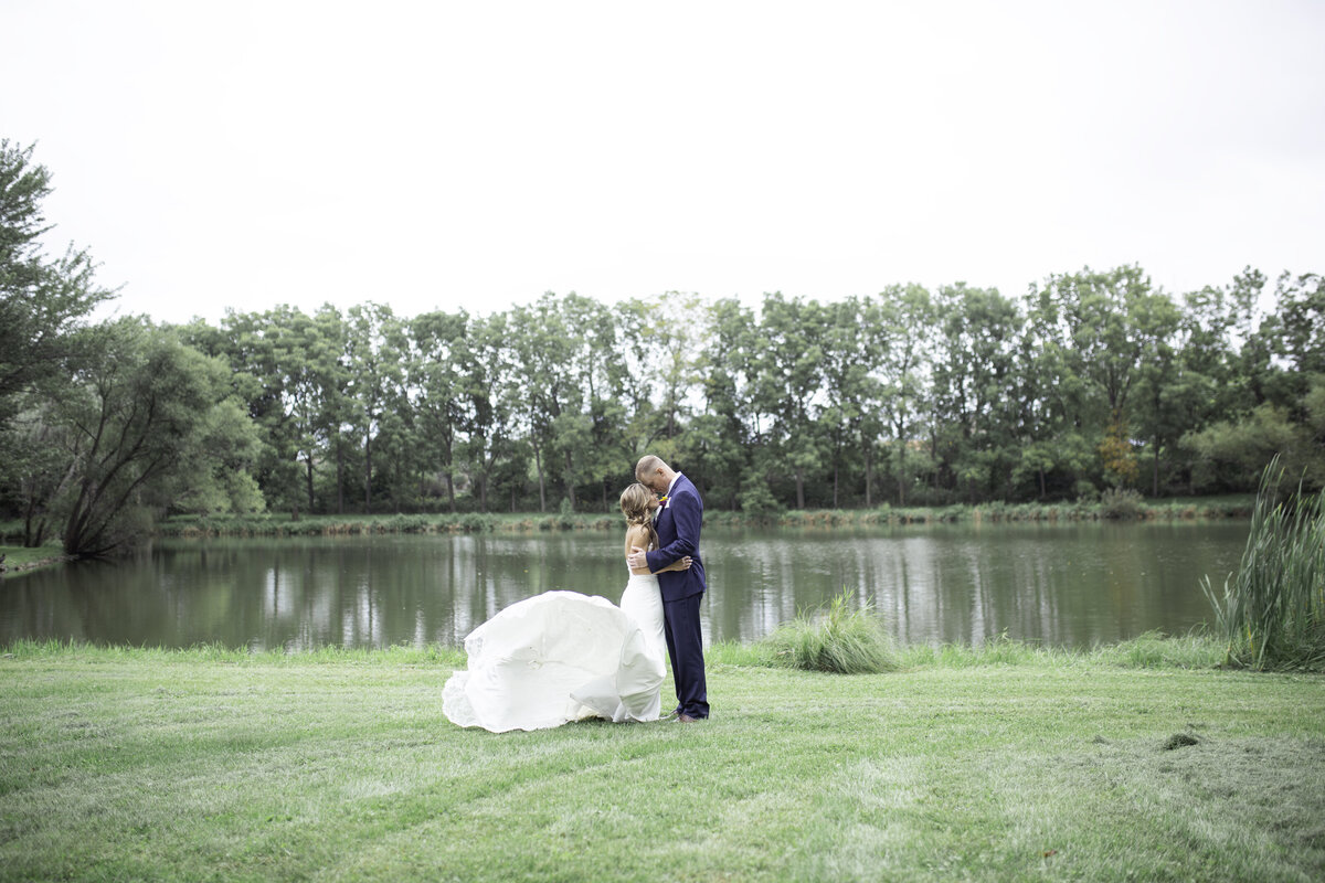 orland-park-wedding-photography-bride-groom-pond