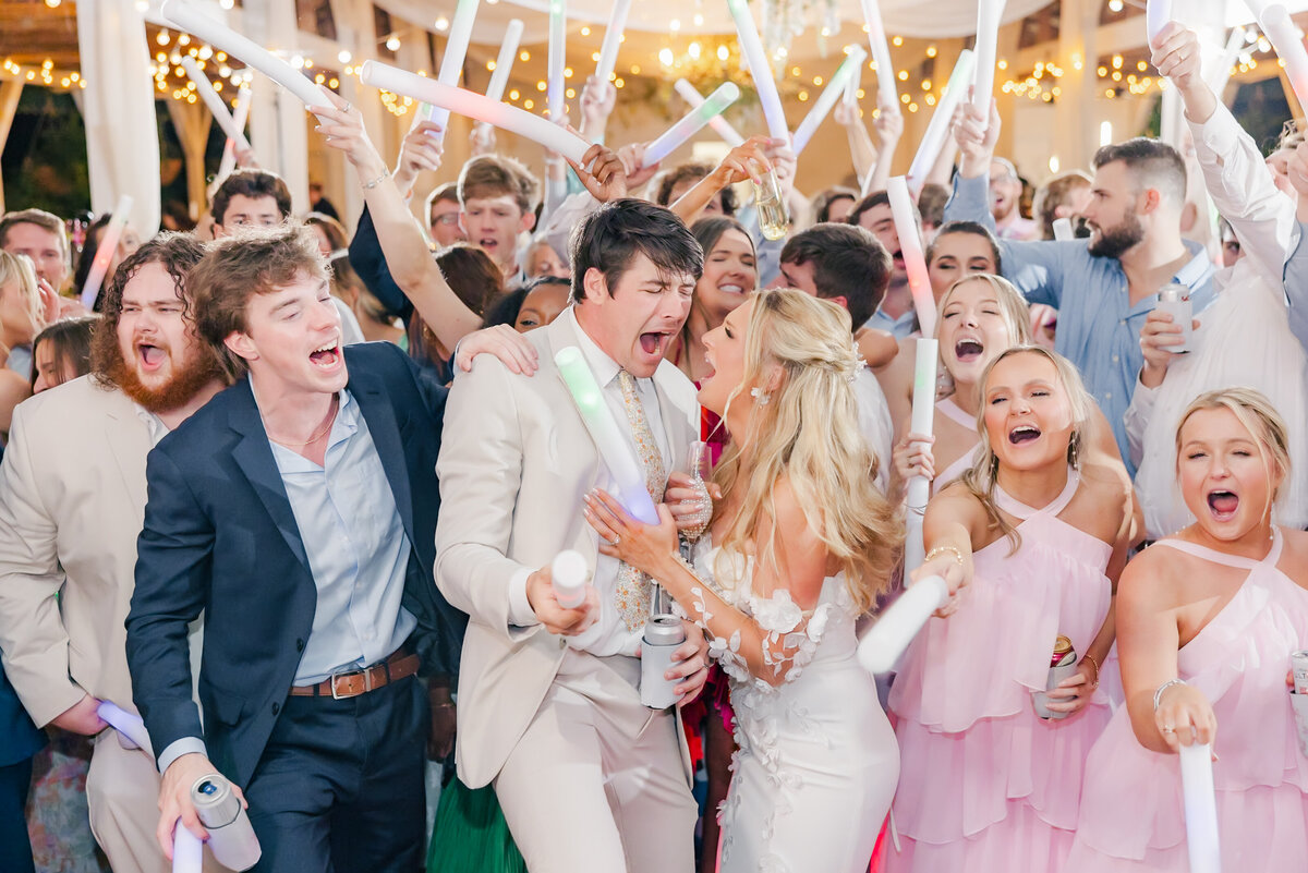 Sneak Peeks Creekside at Colliers End May Wedding | Lauren Elliott Photography | Emily & Kyle Anderson -169