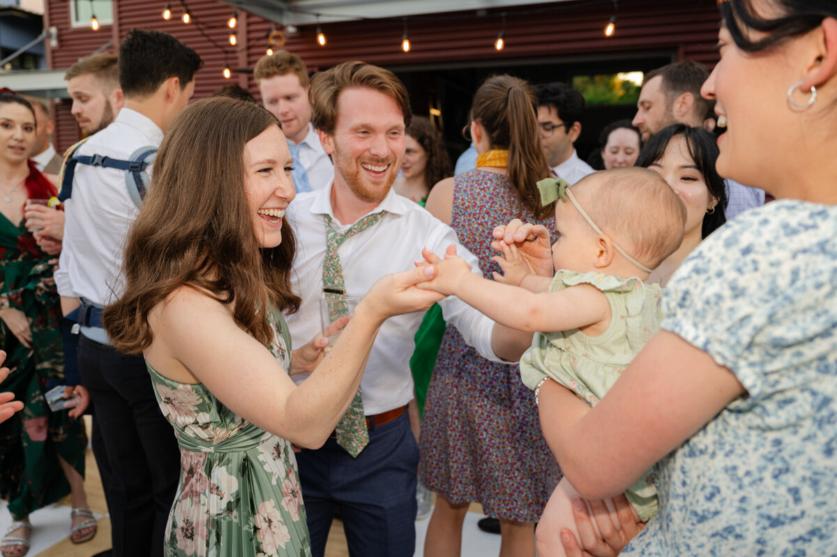 Bellingham-Backyard-Wedding-Photographer_VT_Caylie-Mash_0904