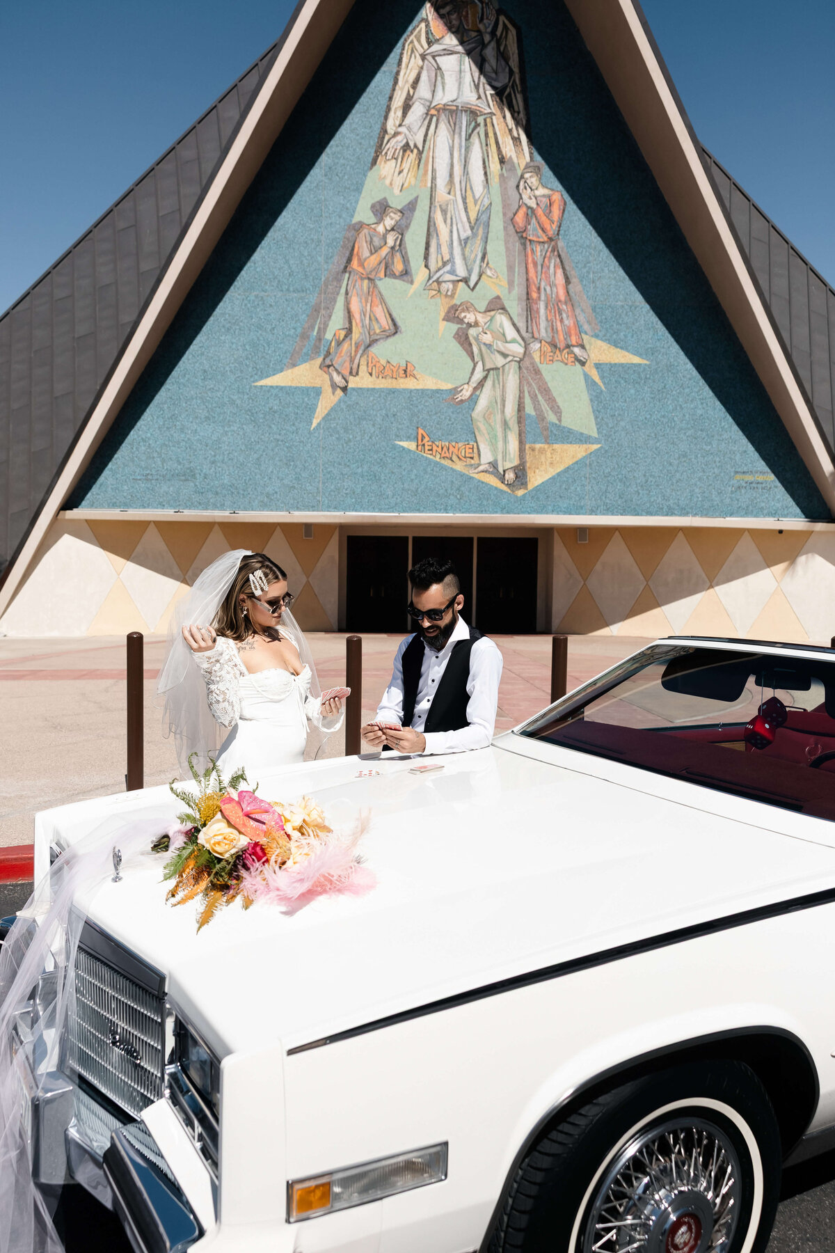 86_riskyexposure_sasha-andy_las-vegas-elopement-photography