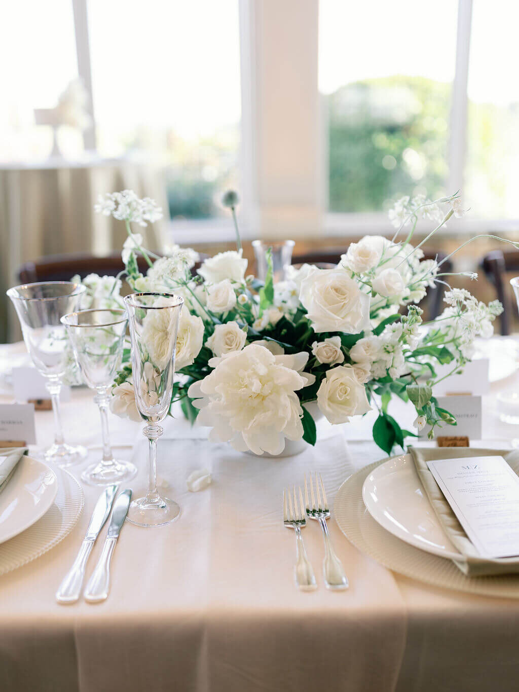 megan-zachary-floral-wedding-centerpiece-springvale