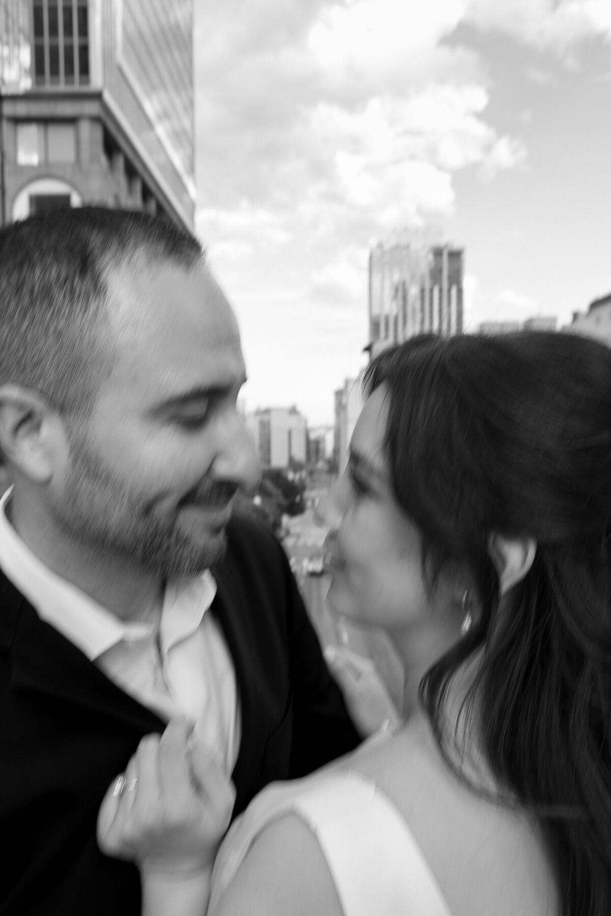 dowtown-los-angeles-Engagement-photos-24-adrian-mayra