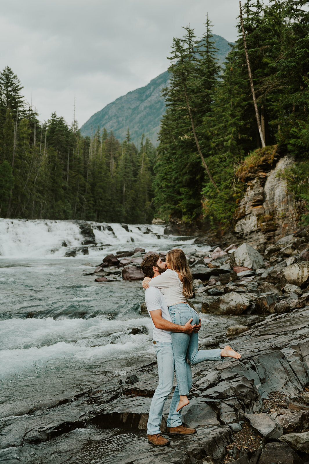 presley-gray-glacier-national-park-engagement-0572
