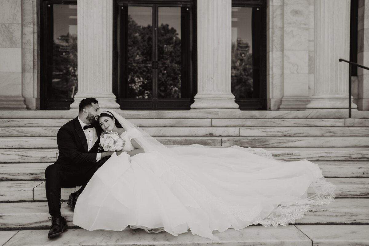 sophisticated-toldeo-museum-wedding-photography
