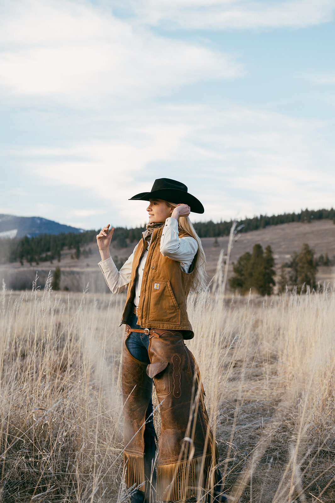 presley-gray-photo-montana-western-ranch-couples-photoshoot-2217