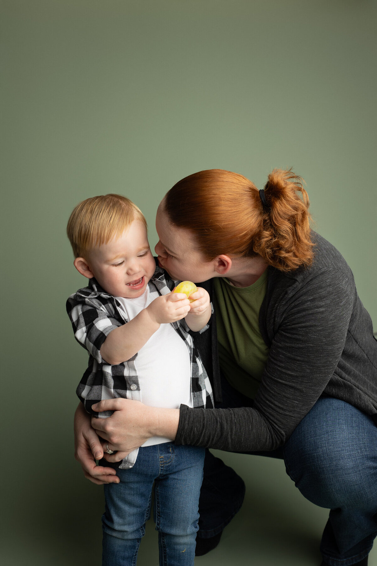 Best Motherhood photography NW Arkansas, motherhood portraits near me, mommy and me photography NW Arkansas