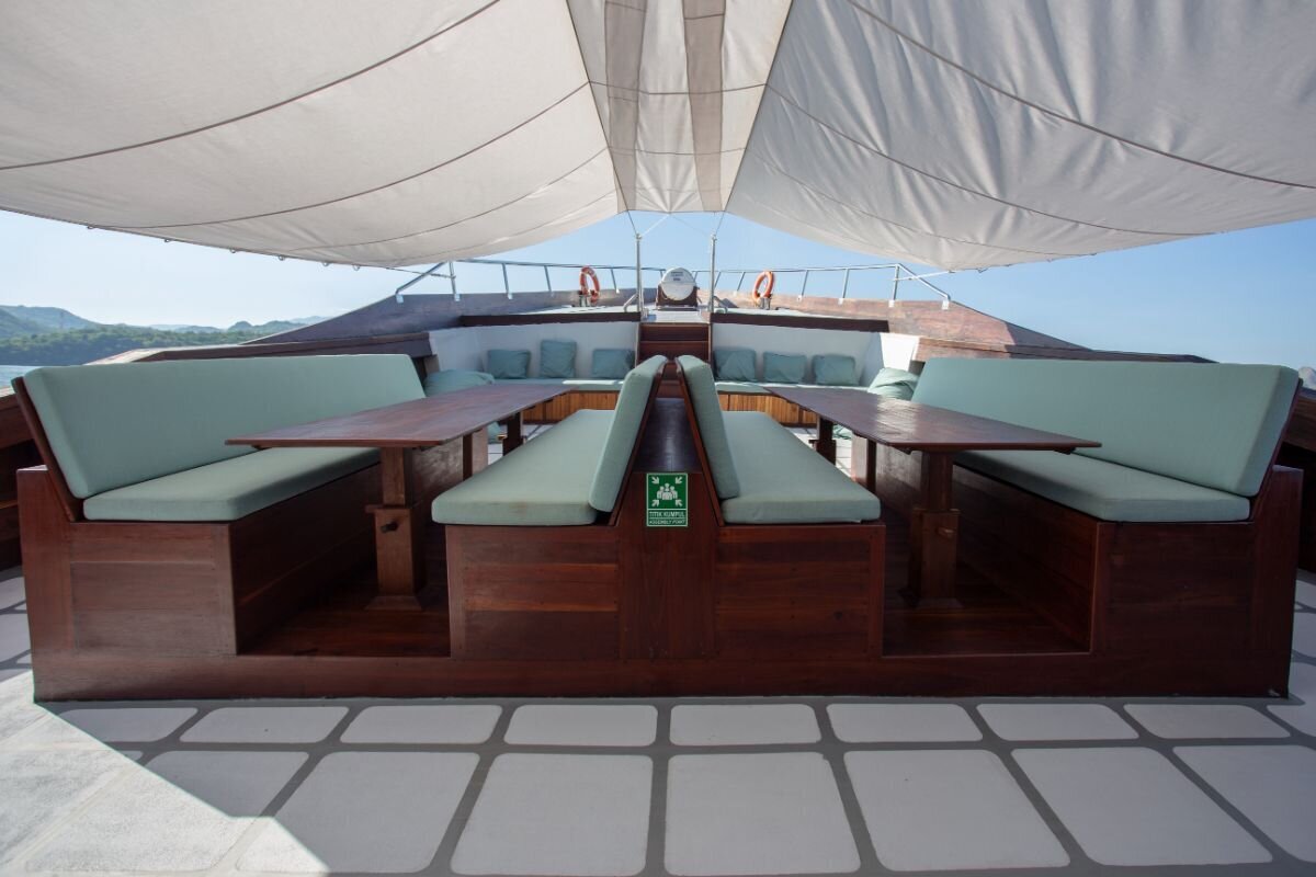 Harmoni Luxury Indonesia Yacht Charter - s06