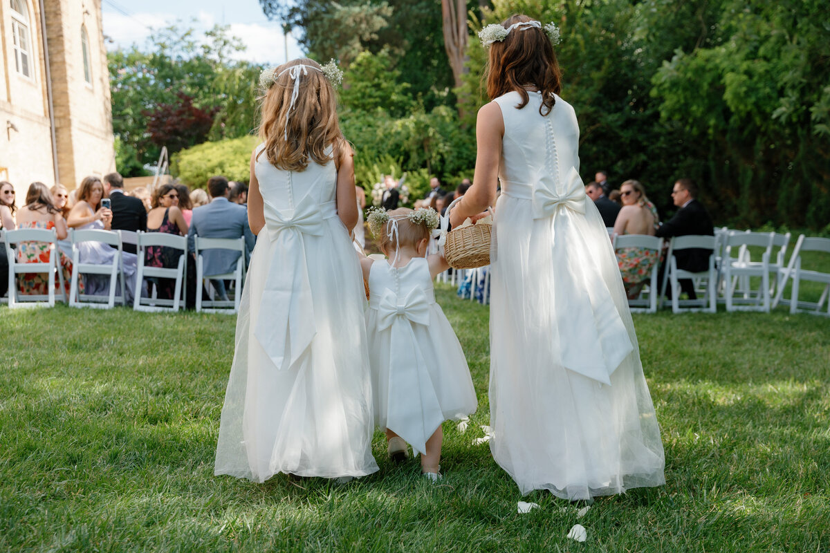 flower-girls-ceremony