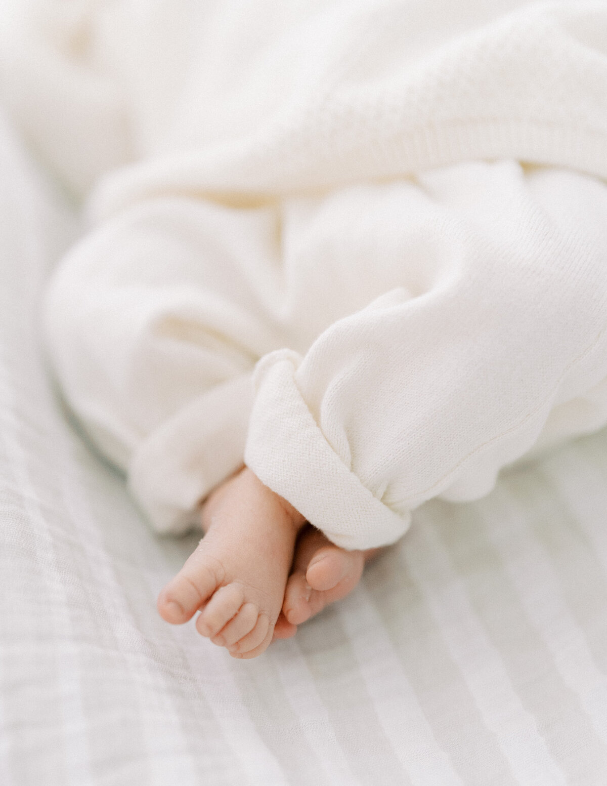06.22.24 Sotelo Lifestyle Newborn Portraits Chicago.monicamirandaphotography-58