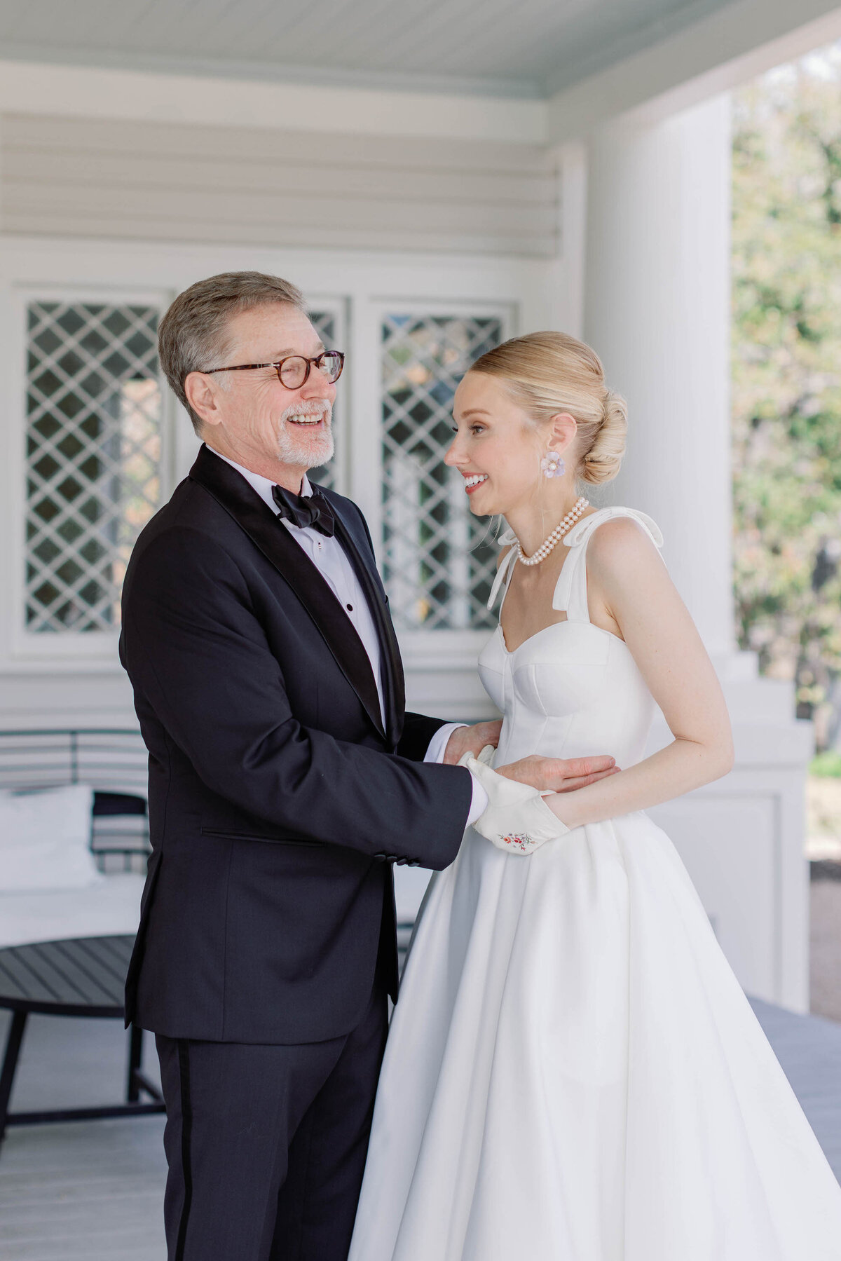 father-of-the-bride-and-bride-first-look-texas-4