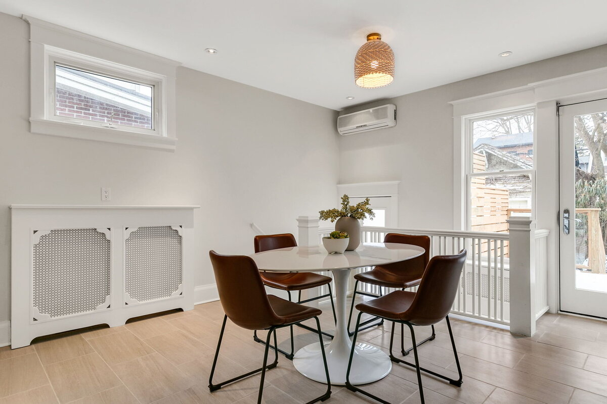 25-web-or-mls-17_002_Breakfast Area