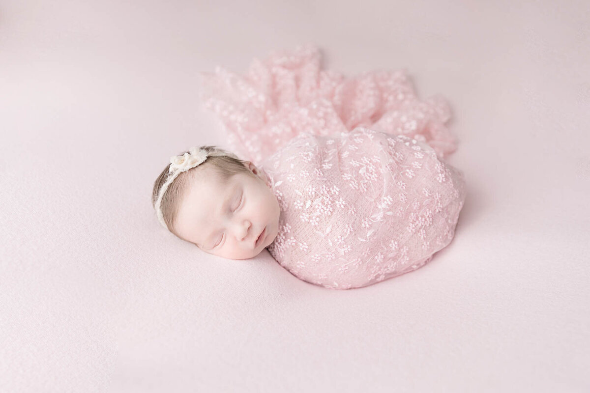 studio-grey-loft-newborn-session-pink-indoors-ottawa-carp-ontario-photographer-2