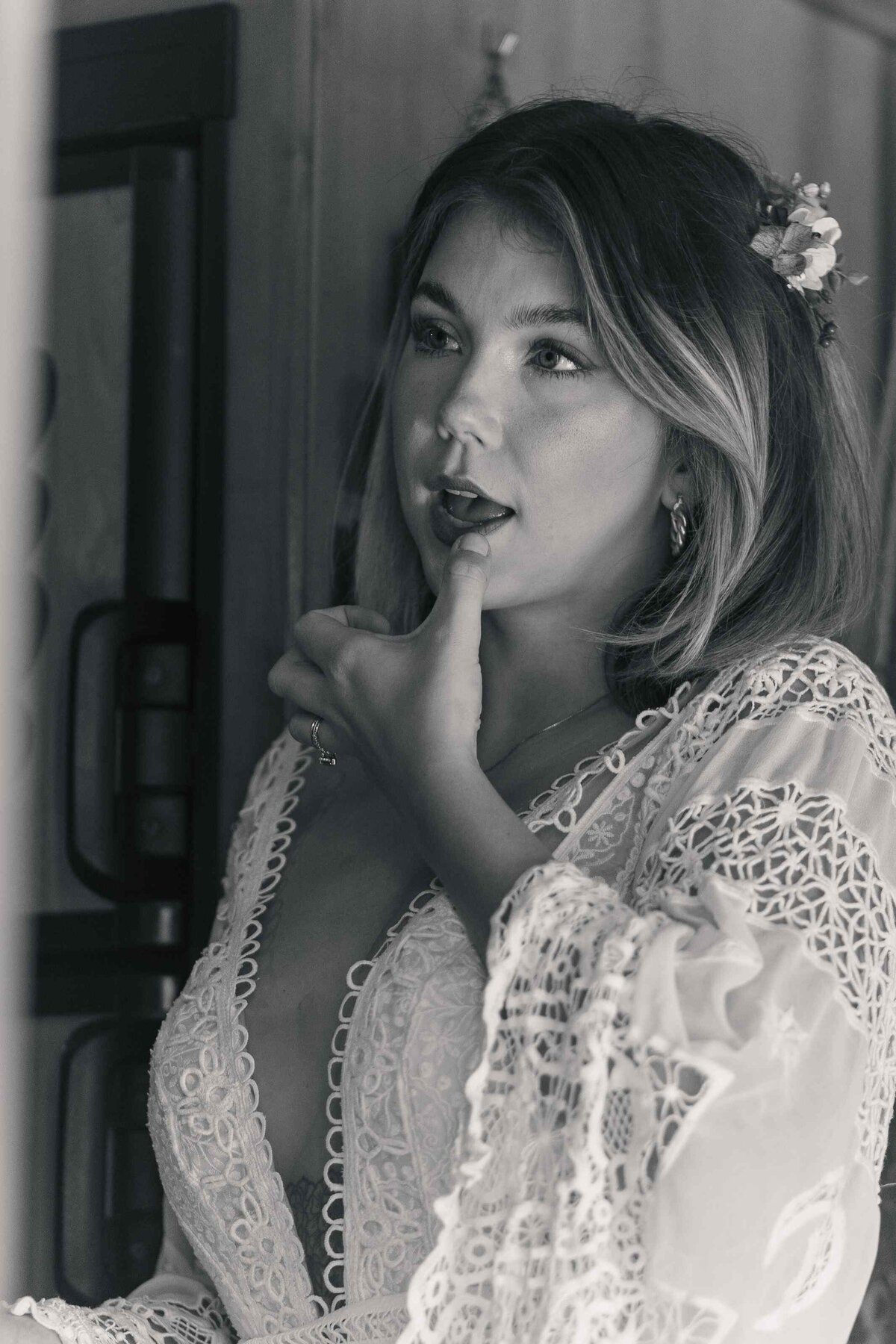 29-bride-getting-ready-greyscale