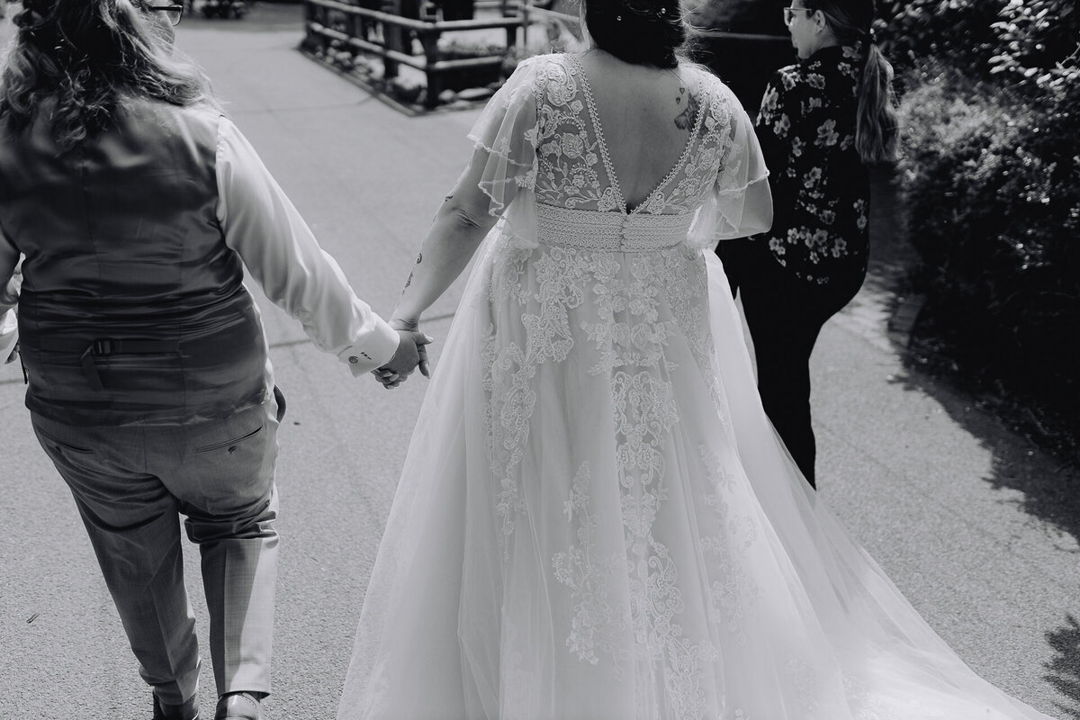 ApplewoodHallLGBTQWedding-28