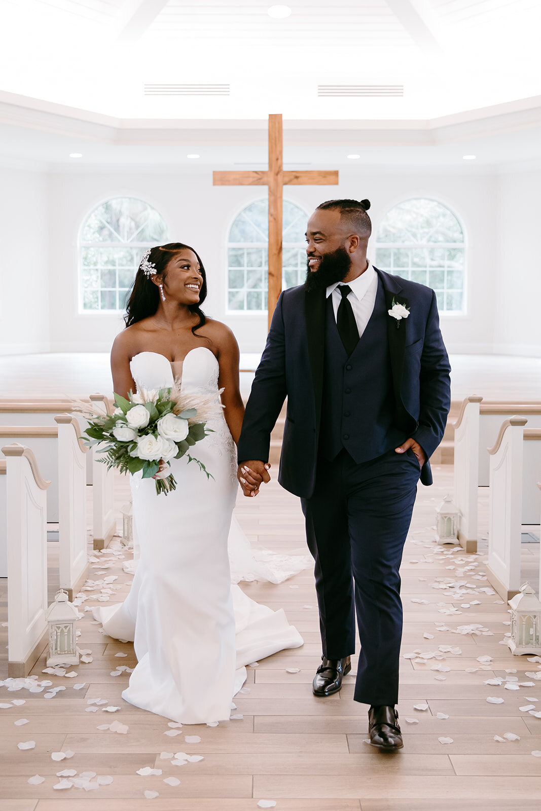 jessica-cruz-photography-harborside-chapel-florida-elopement-chantilly-chic-17