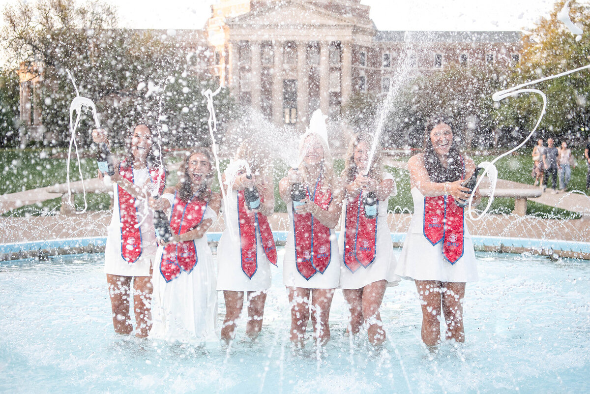kam-smu-graduation-group-041025-141