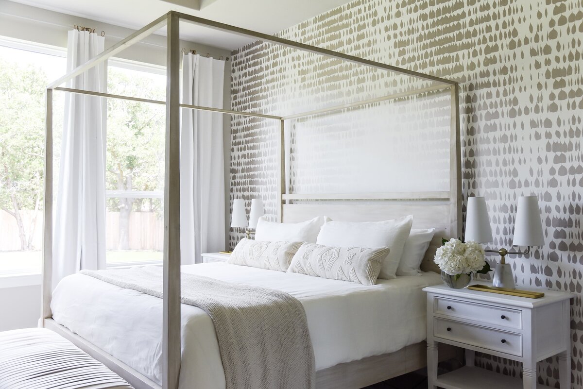 neutral-modern-master-bedroom-interior-design-georgetown-texas-7-min