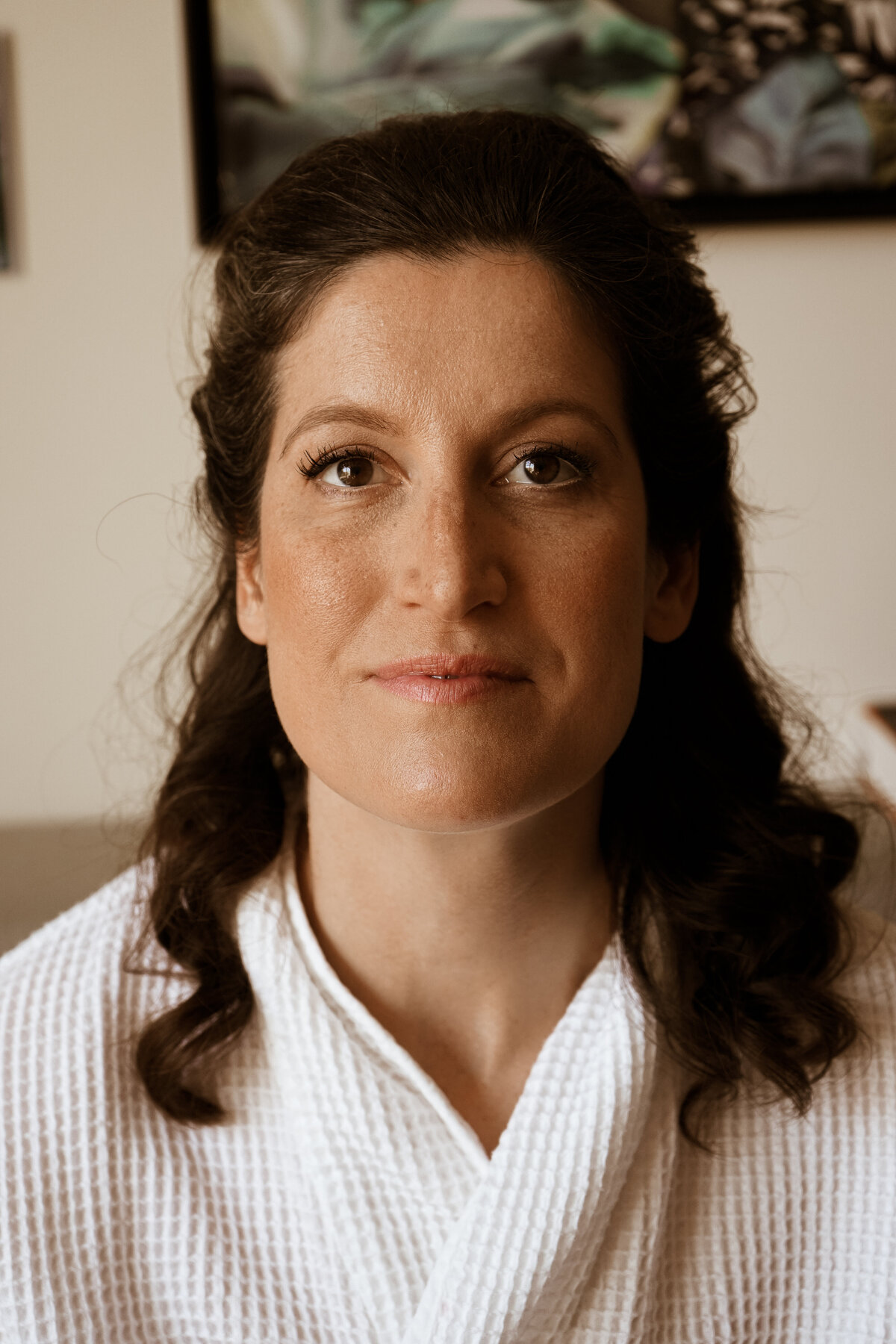 Bruidje Emma klaar voor perfecte dag.