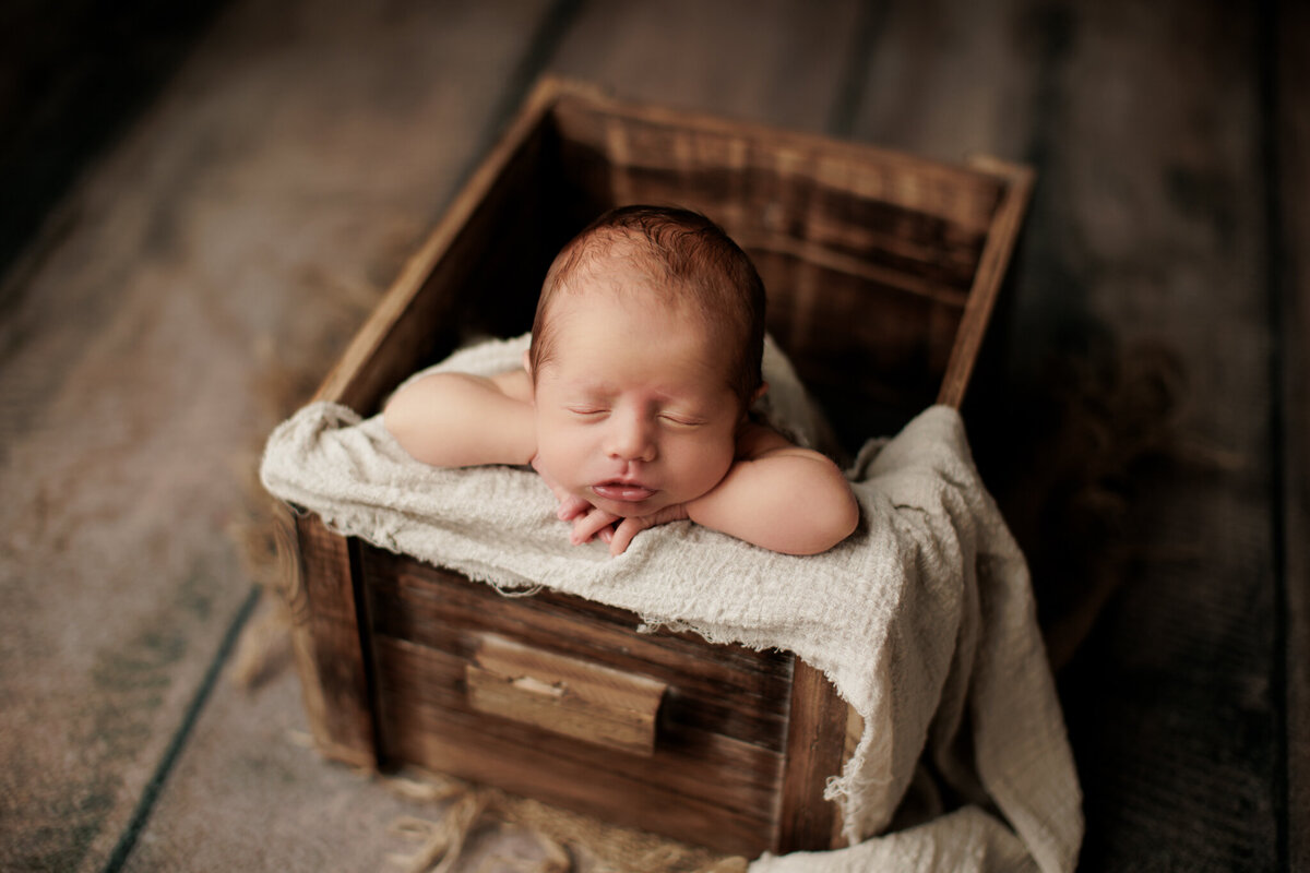newborn photography NW Arkansas, best newborn portraits NW Arkansas