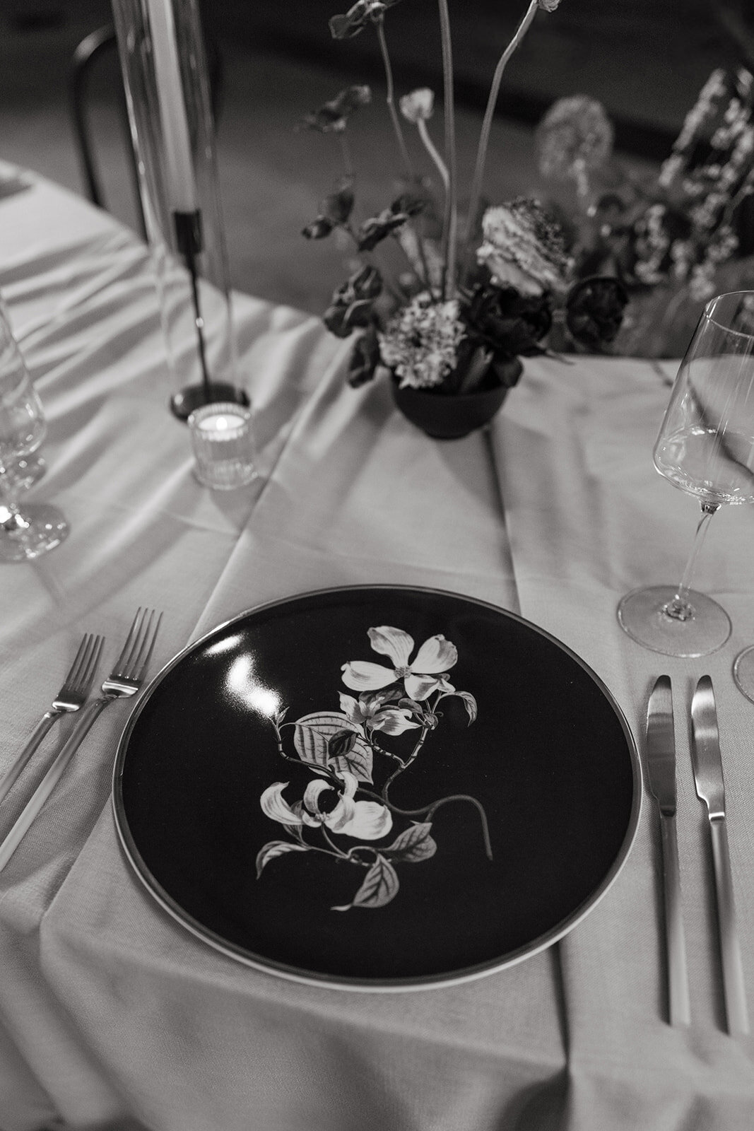 Danielle-Aisling_New_York_City_Central_Park_Boathouse_Wedding-173