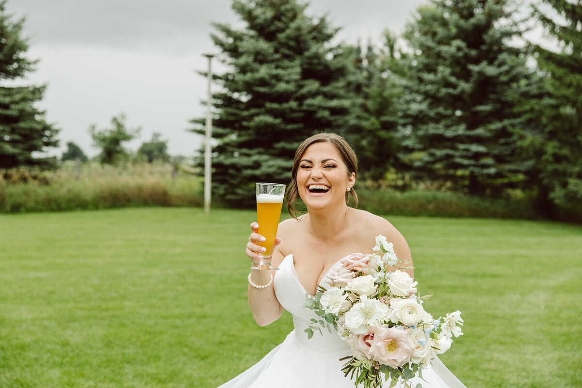 Cambium_farms_barn_wedding_photography_magnolia_studios-kendon_design_co._hamilton_niagara_wedding_planner_florist-427