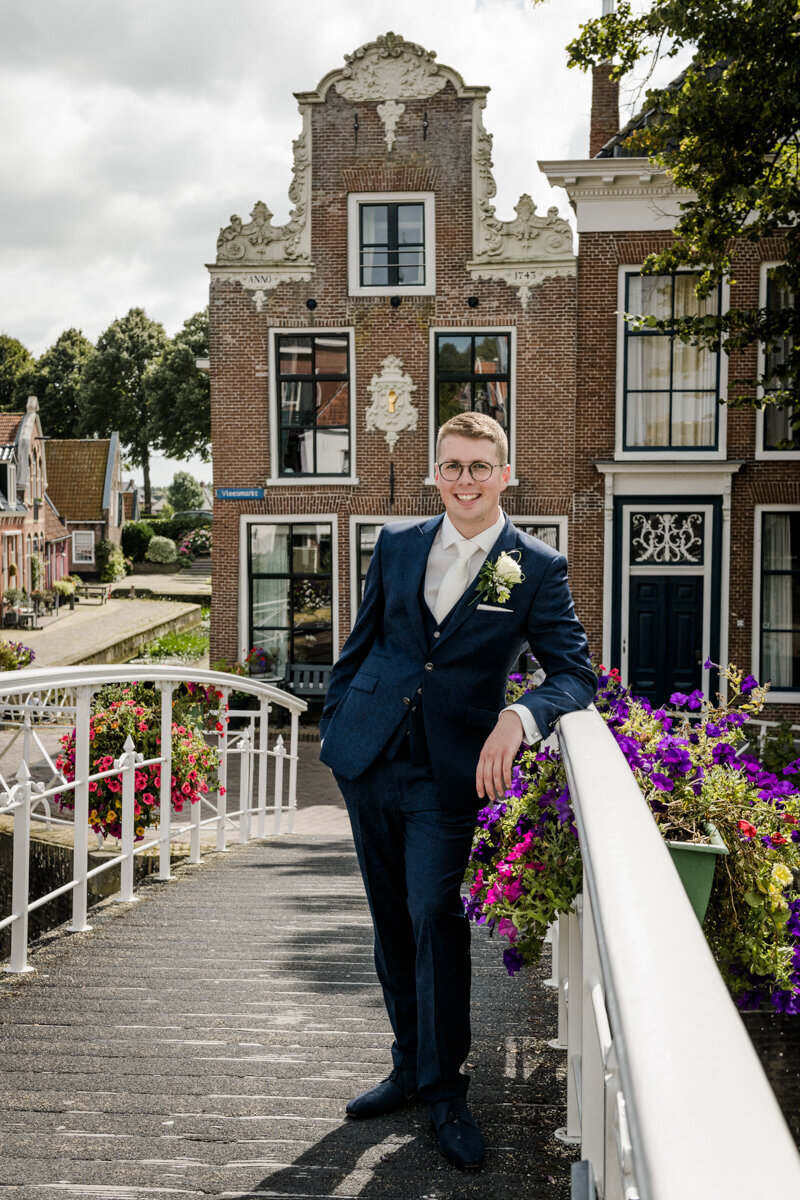 Trouwen in Dokkum, bonifatiuskapel. Trouwfotograaf Friesland, bruidsfotograaf (110)