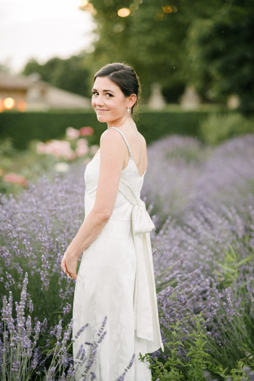chic-bride-in-the-lavender