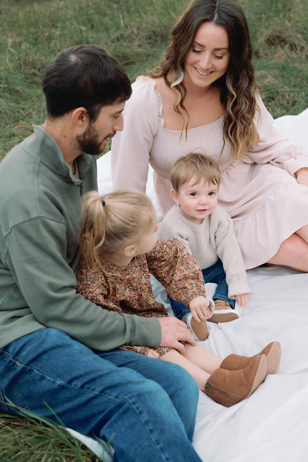 Brooke Lacombe is an Ottawa, Ontario based family photographer, specializing in motherhood, maternity, newborn and family fine art photography.