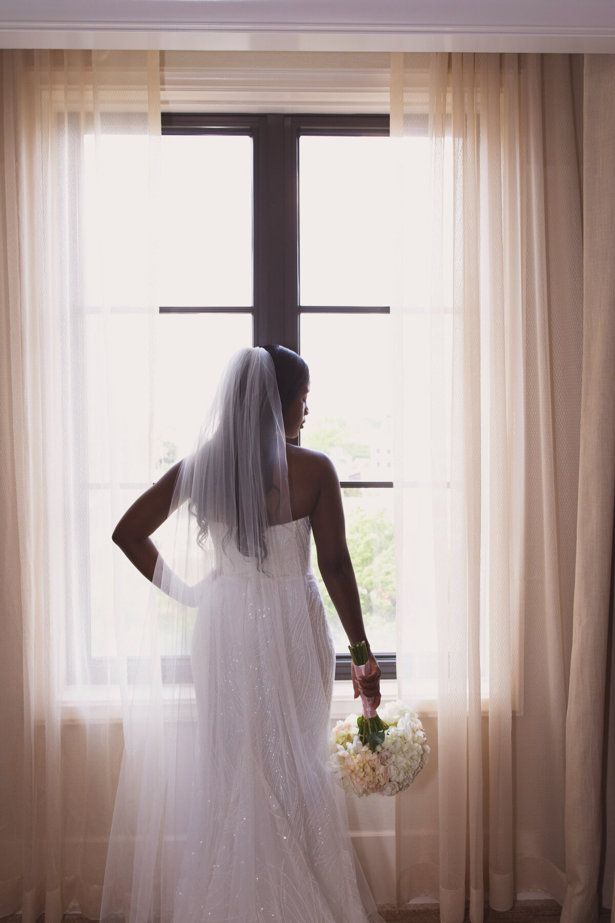 atlanta-bridal-portrait-window-light-soft-elegant-style