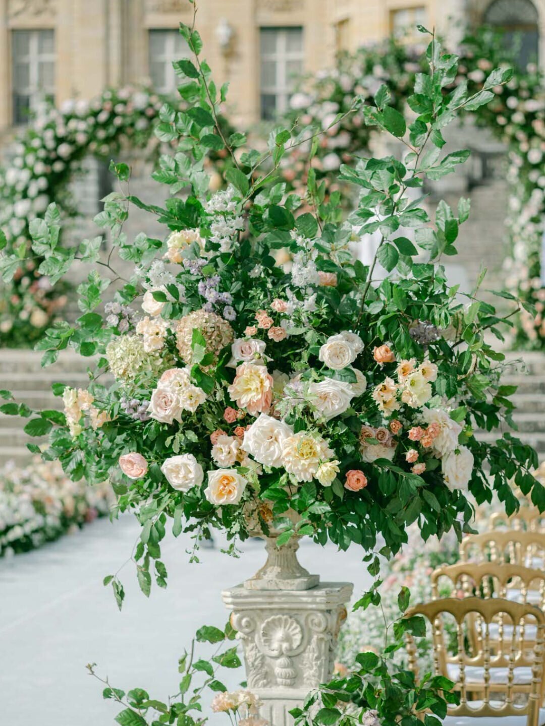 Fairytale Castle Wedding Chateau de Vaux-le-Vicomte France by @alejandrapoupelevents 8