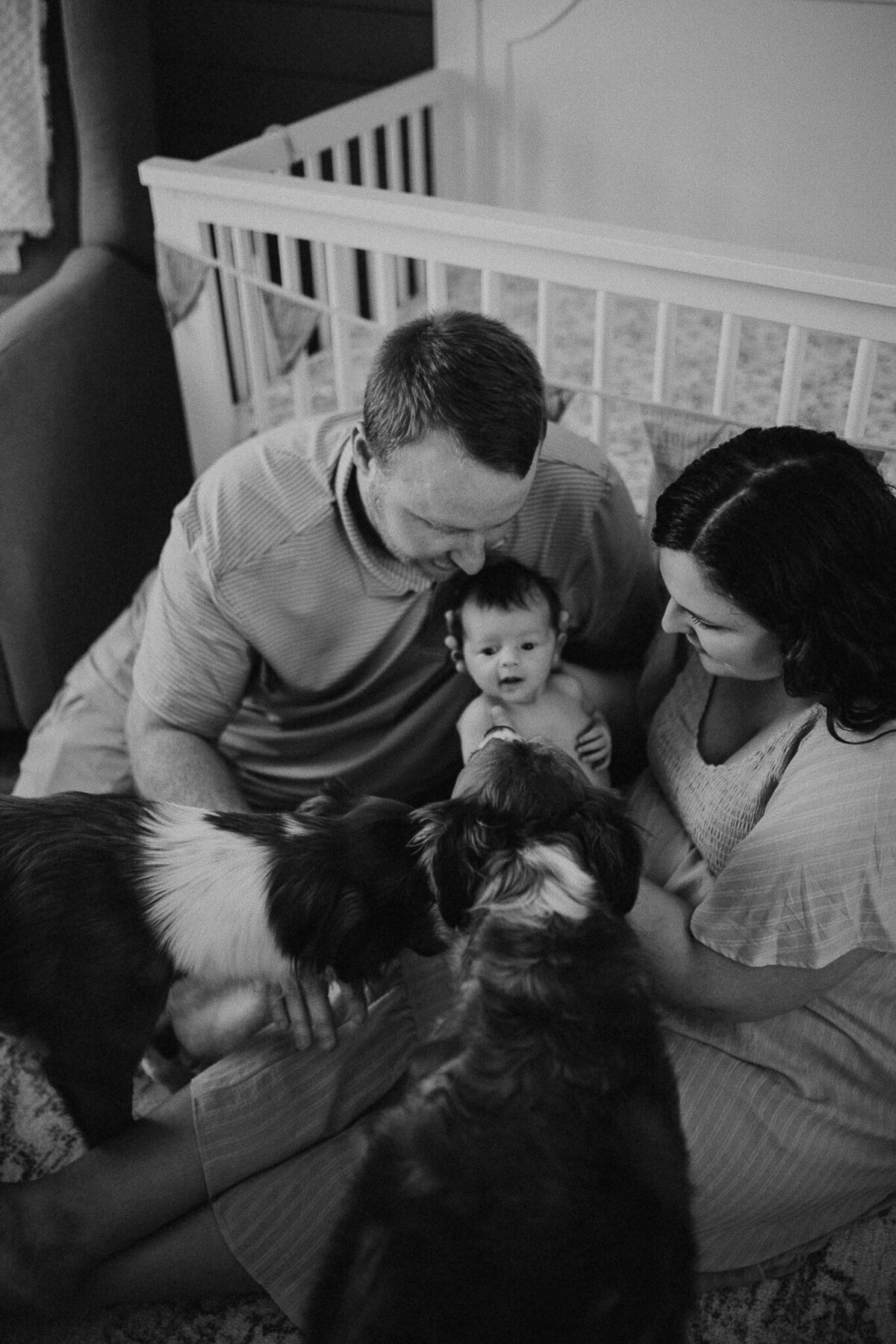 candid-newborn-lifestyle-photos