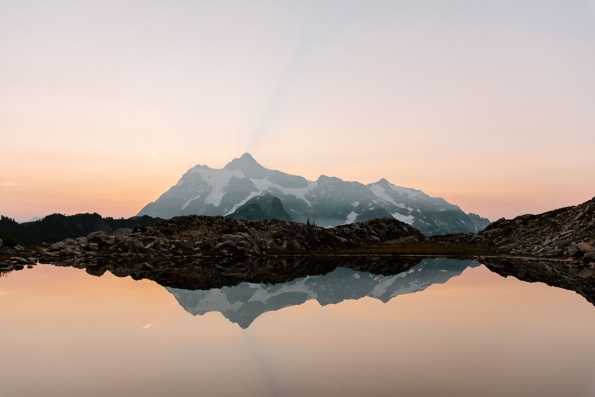 mount_shuksan_tarn_reflection_artist_point_1