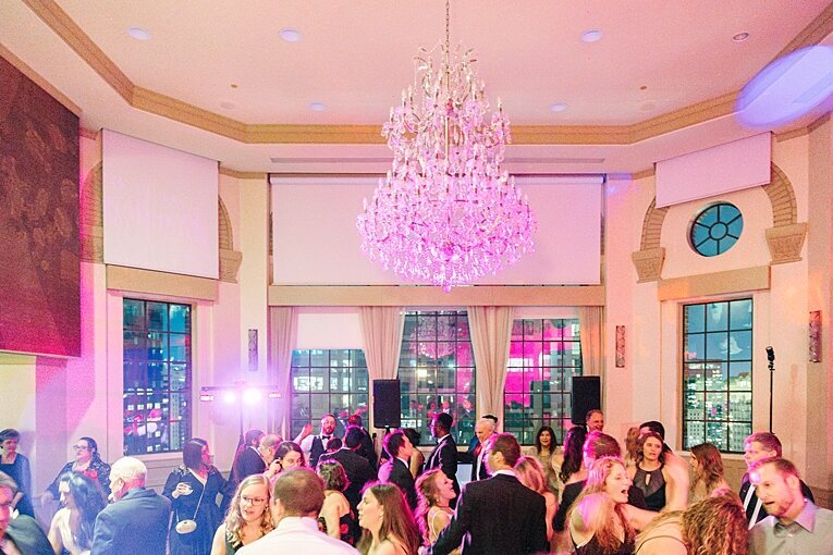Warwick-hotel-Allerton-Chicago-wedding-photographer_0033