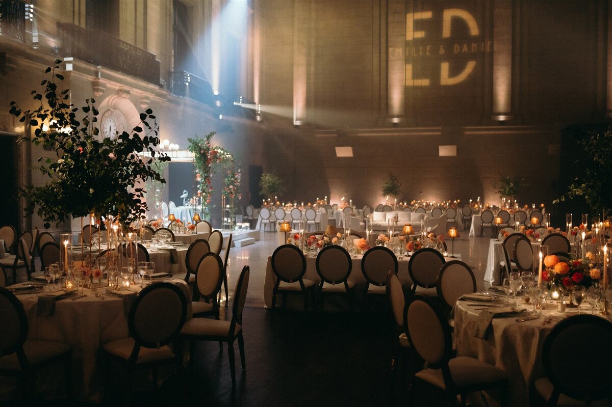 montreal-st-james-theatre-luxury-wedding-photographer-julia-garcia-prat16