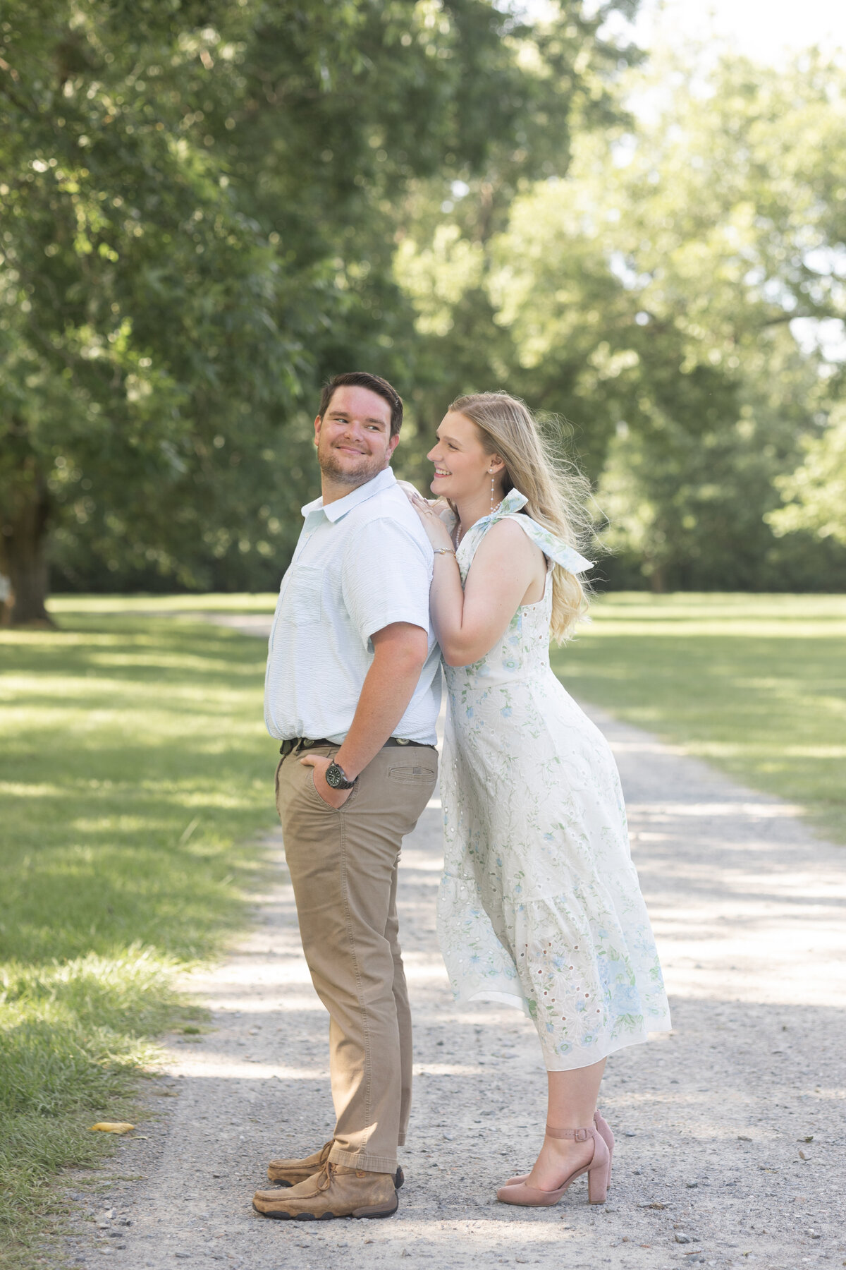 engagement-photos-taken-at-Cypress-Pond-Farms-Amanda-Richardson-Photography