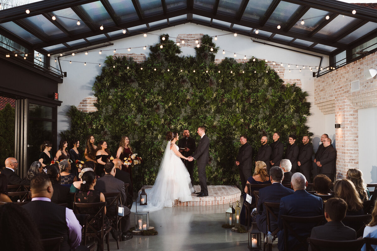 whimsical-wedding-photographer-nj-by-suess-moments-at-the-perona-farms-refinery