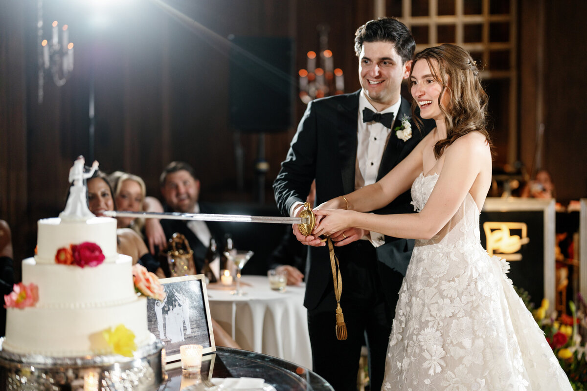 Aspen-Avenue-The-Berlez-Chicago-Wedding-Photographer-Clementine-Custom-Events-Racquet-Club-of-Chicago-Avant-Gardenia-Posh-Production-Cagen-Orchestra-Nika-Vaughan-BBJ-La-Tavola -Vogue-Editorial-High-Fashion-Fine-Art-Luxury-Journalism-231