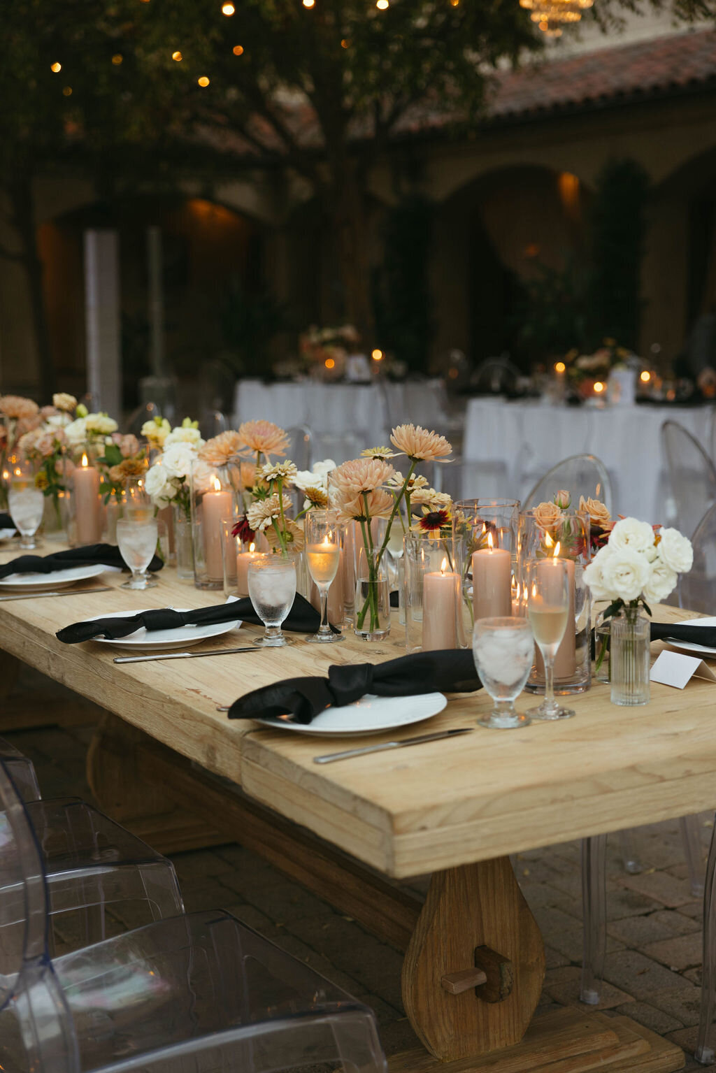 pretty-palm-leaf-event-co-molly-and-rodrigo-wedding-in-serra-plaza-50