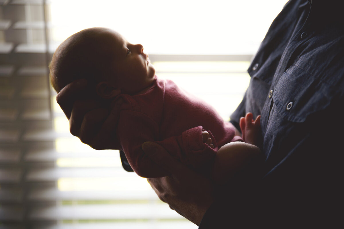 Abbie Potts Photography Green Bay Newborn Photographer Lifestyle Newborn Baby Session_0289HS