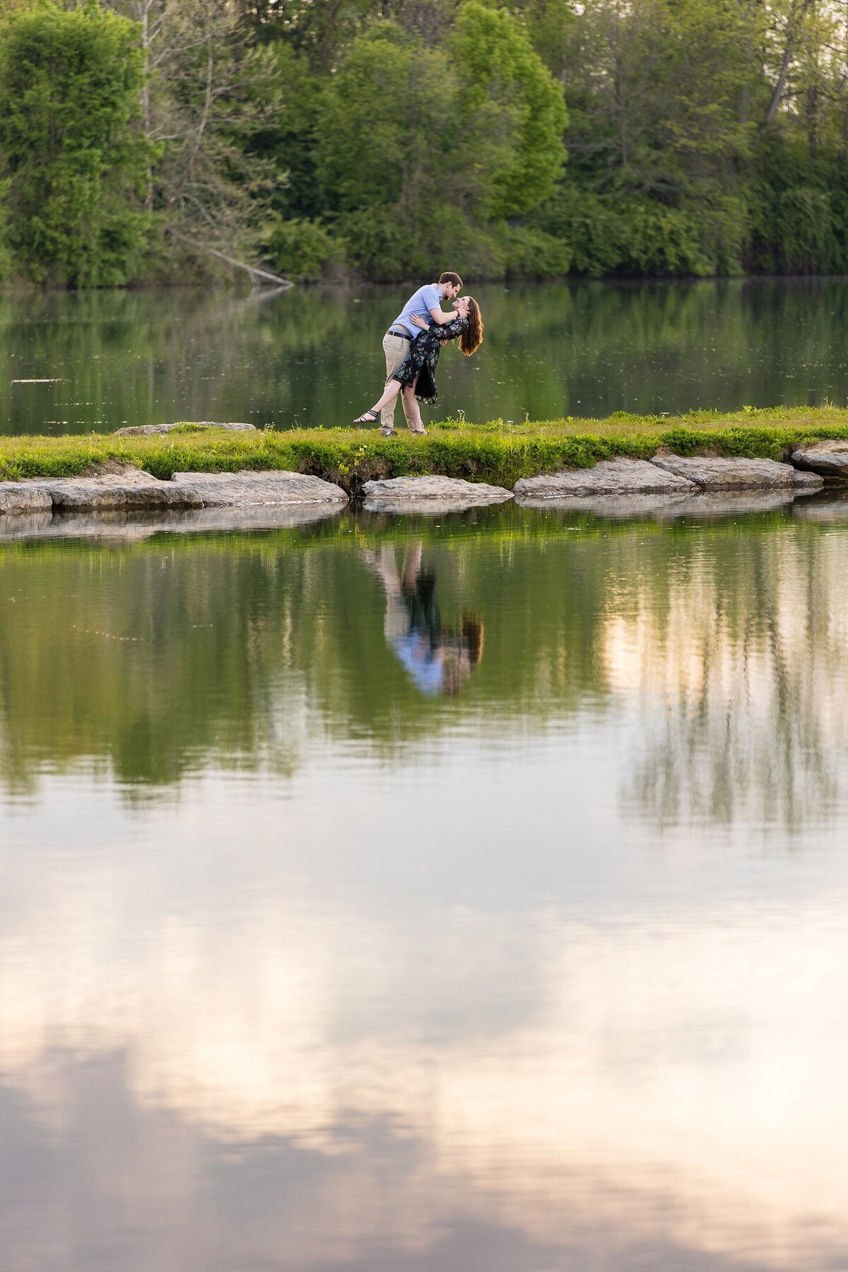 ariel-foundation-park-ohio-engagement-photo_0362