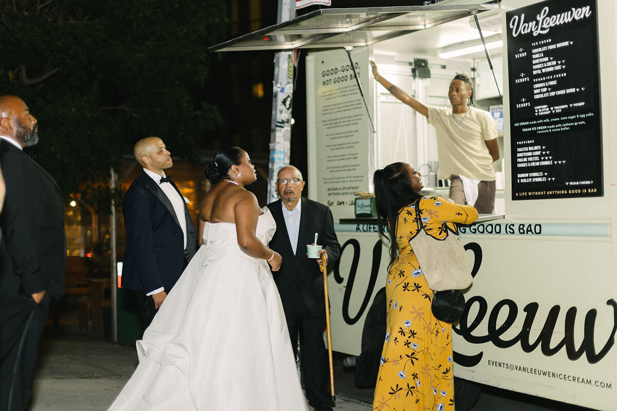 Nicole & Jack- Brooklyn NYC Wedding- Larisa Stinga Photography -0990-220910