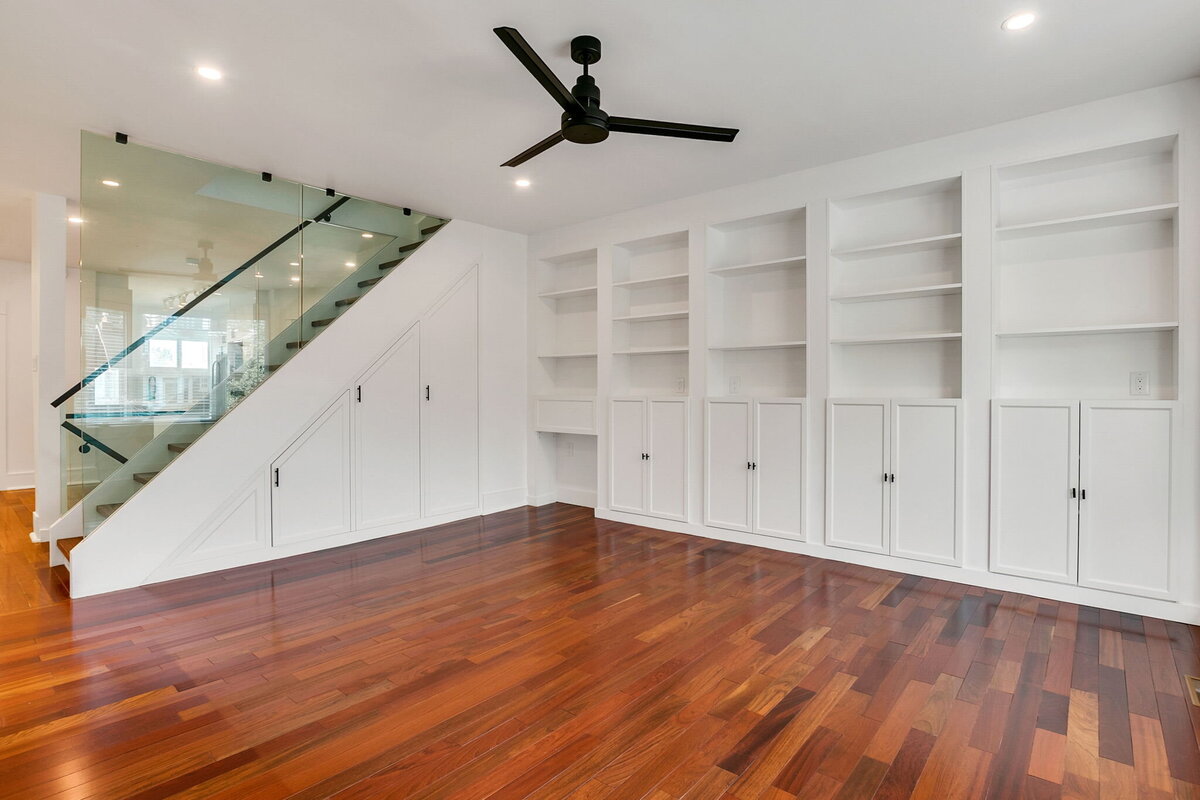 10-web-or-mls-8_002_Living Room